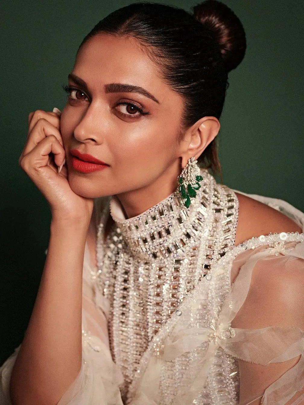 Deepika Padukone-women and their pretties