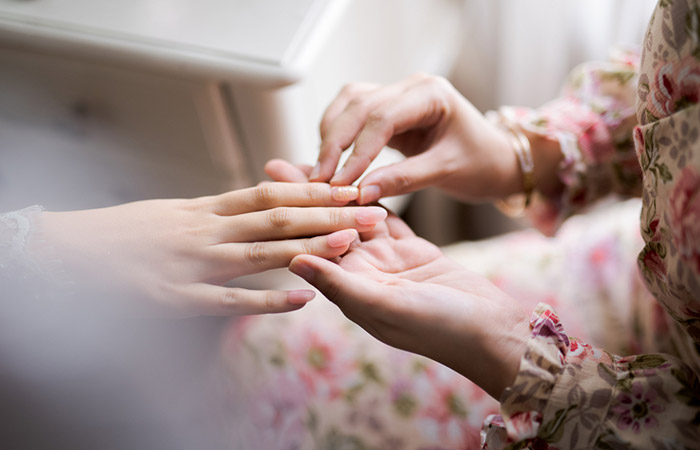 An artificial Fingernail