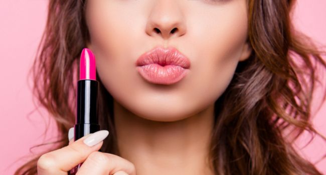 How to apply lipstick perfectly
