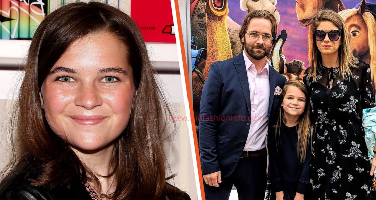 Holly​‍​‌‍​‍‌ Revord